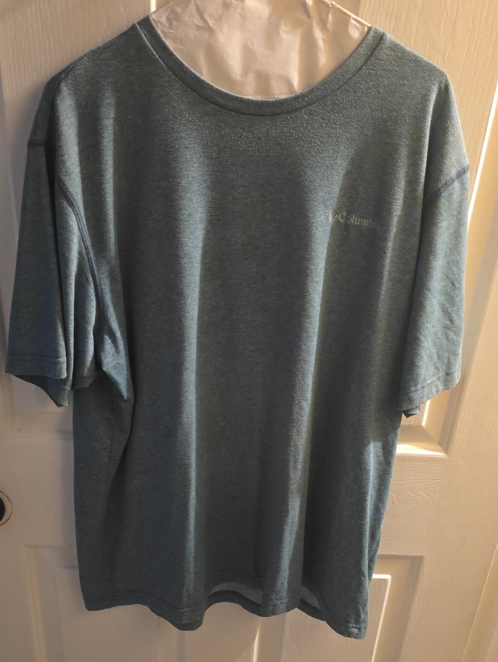 Columbia Men’s Short Sleeve Tee in Heather Teal